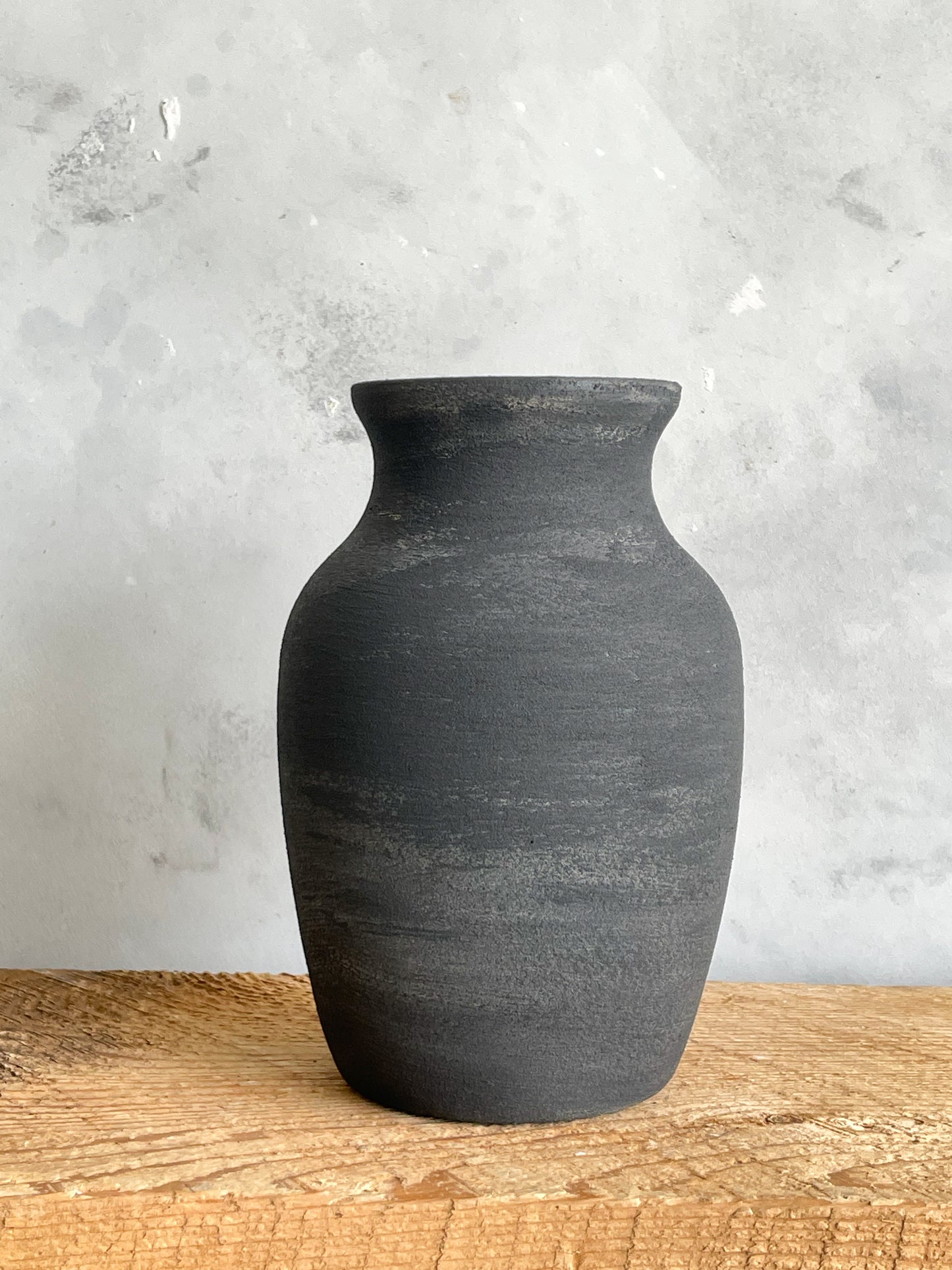 midnight| aged black textured decorative vase 24
