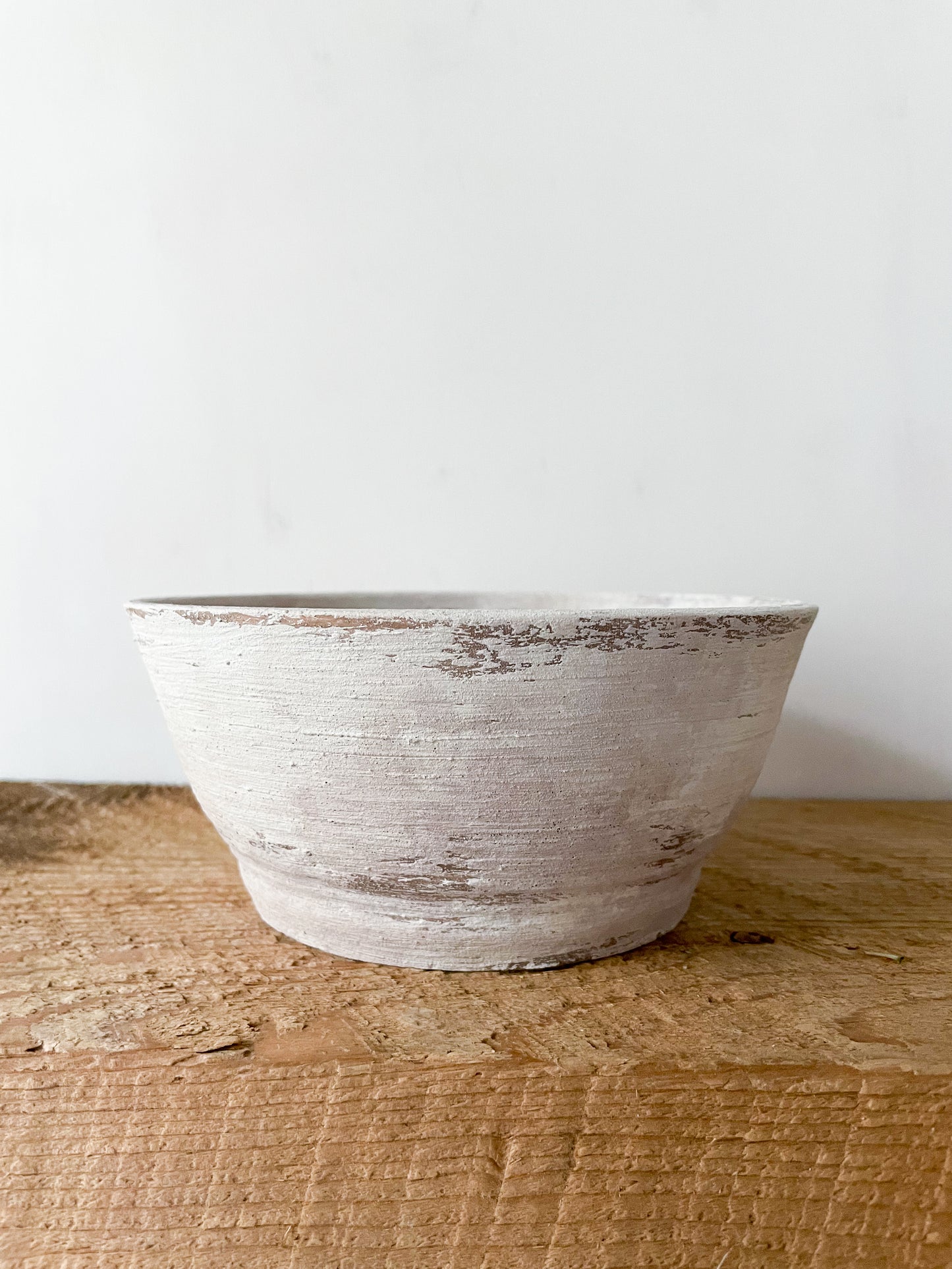 milos| aged white textured decorative bowl 01