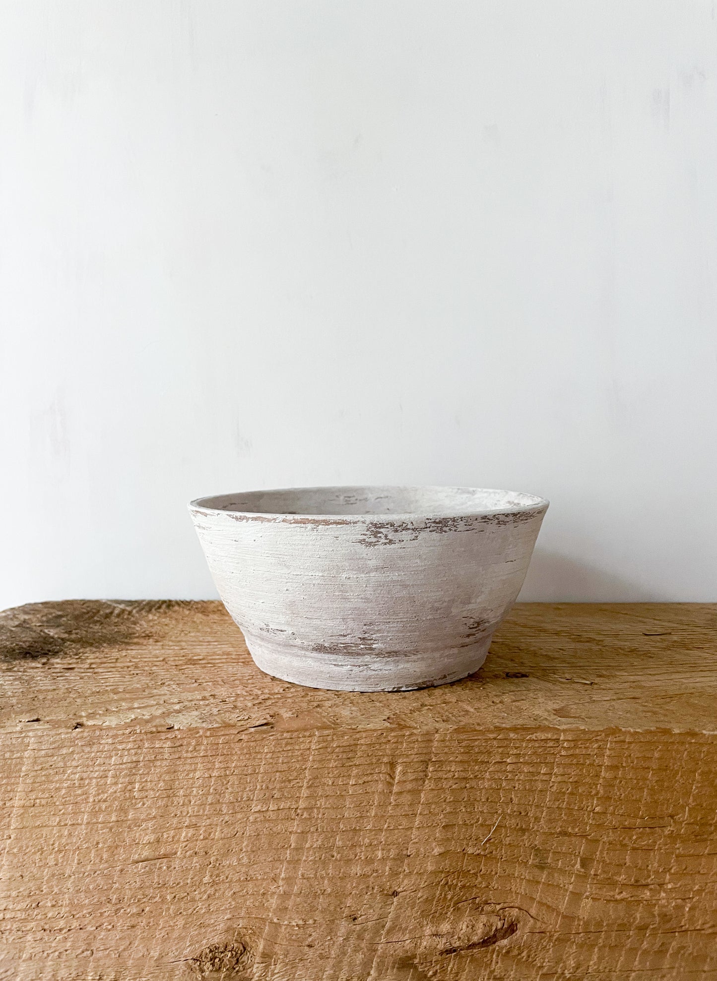 milos| aged white textured decorative bowl 01