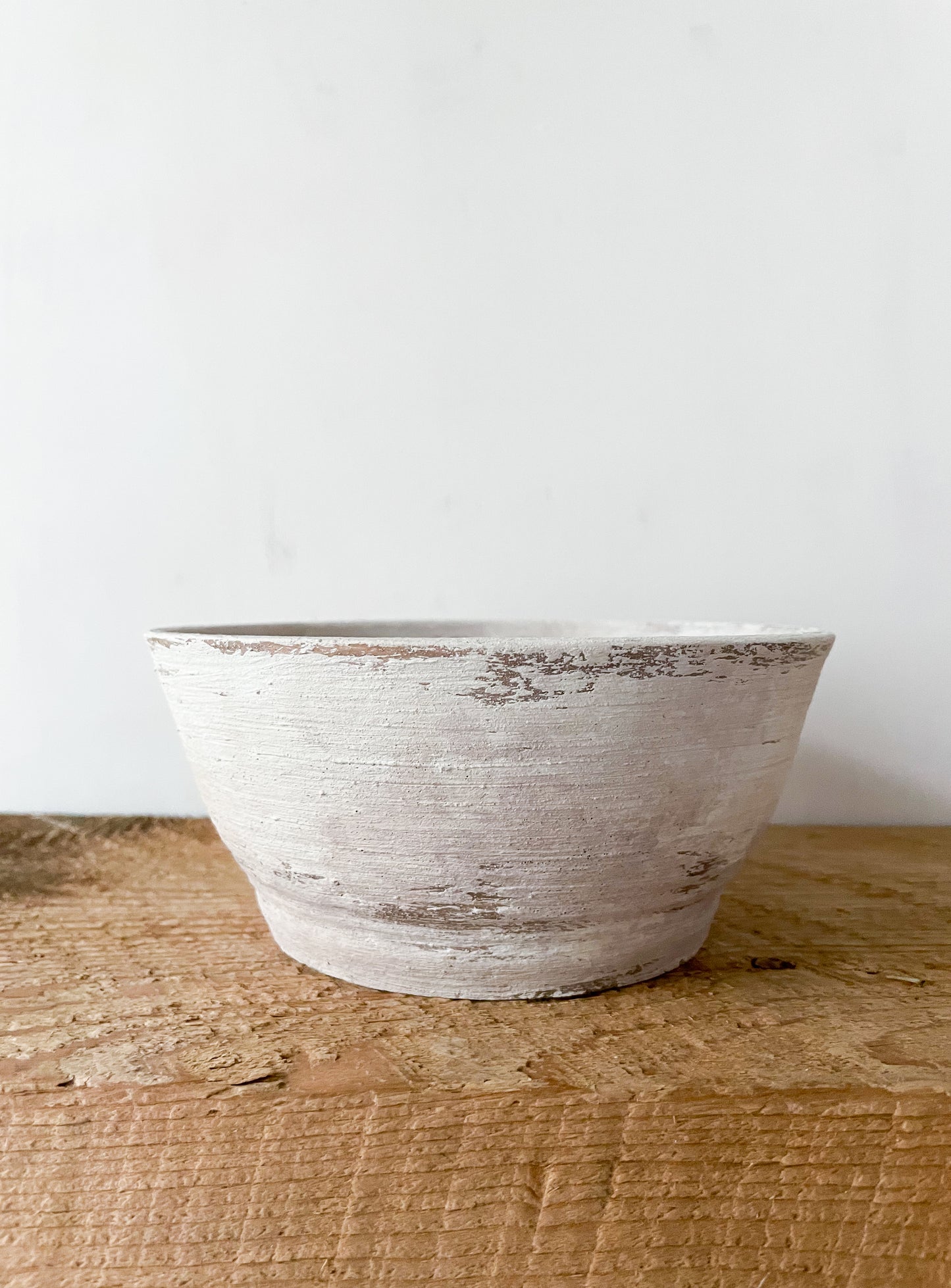 milos| aged white textured decorative bowl 01