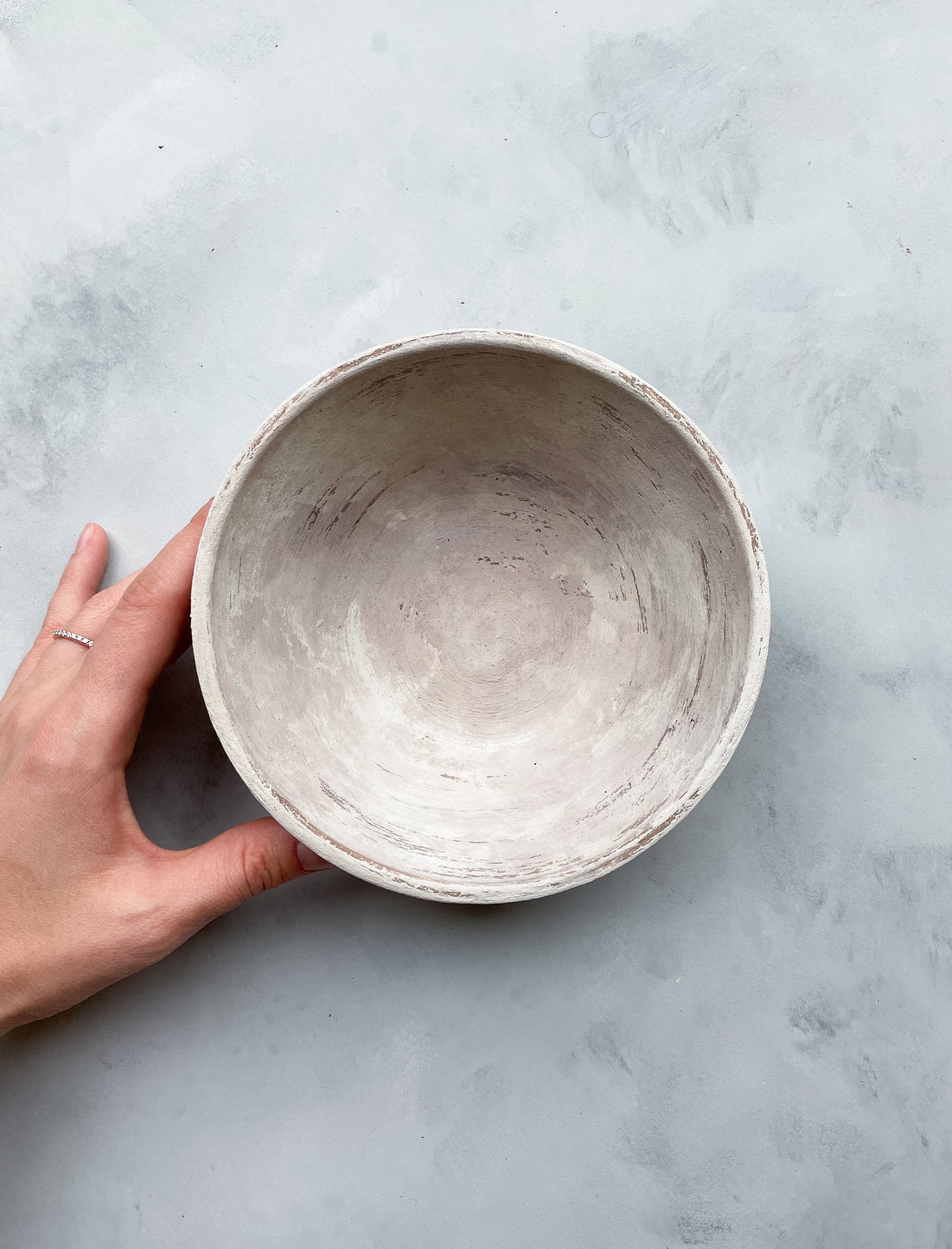 milos| aged white textured decorative bowl 01