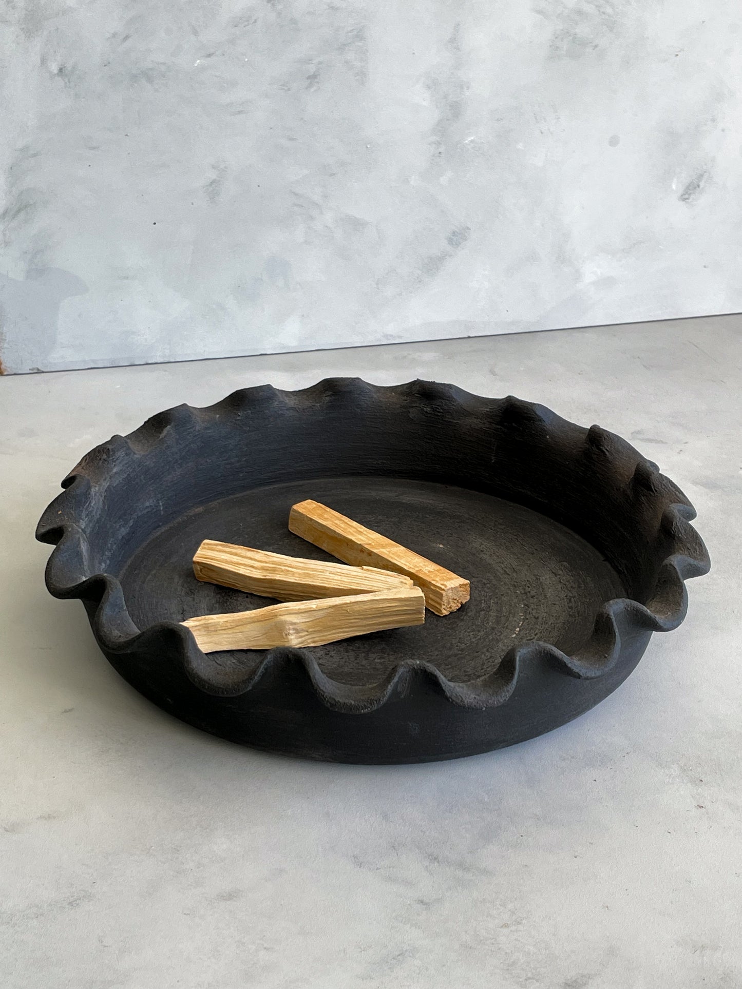 midnight| aged black textured decorative bowl 02