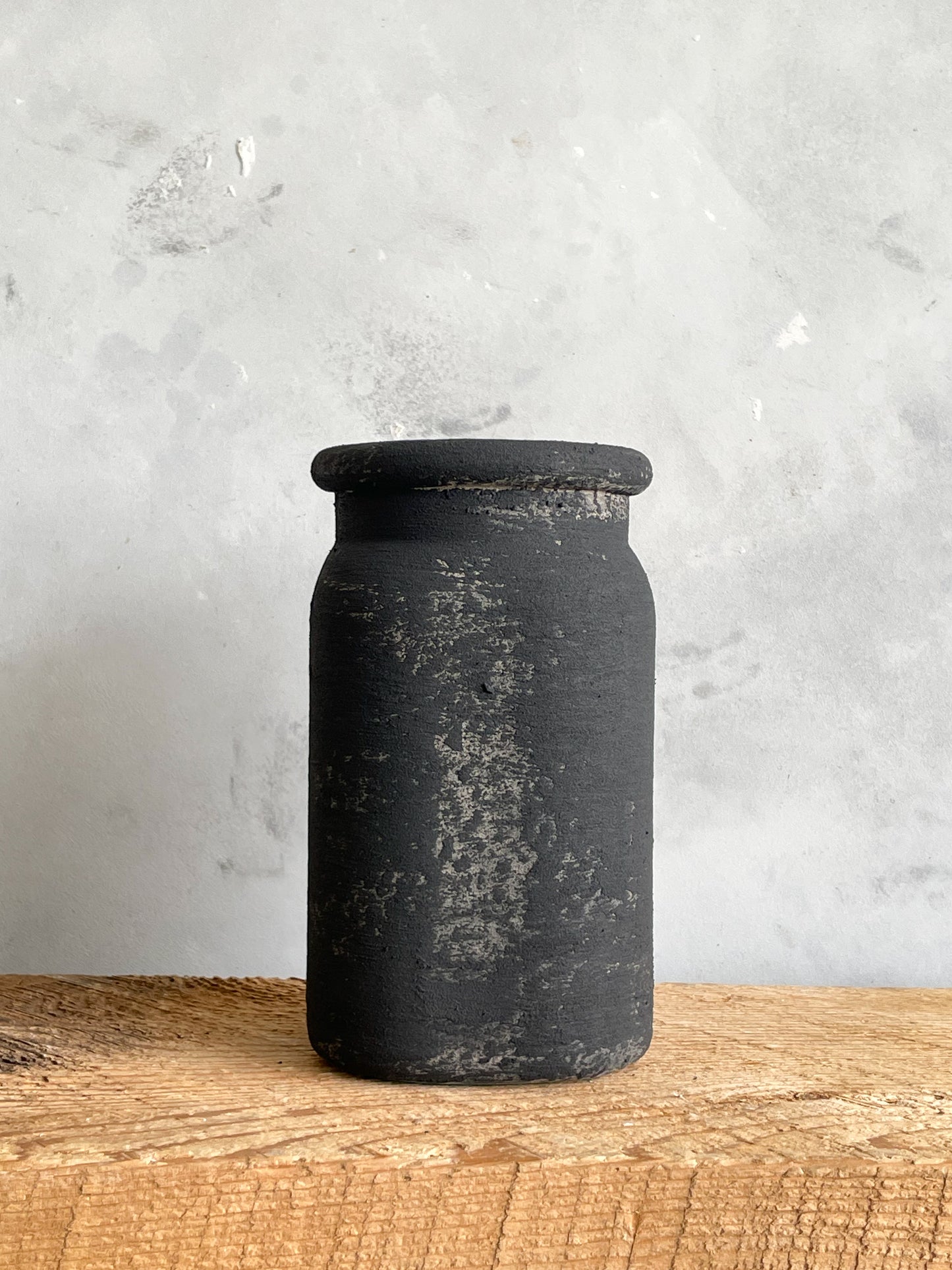 midnight| aged black textured decorative vase 25