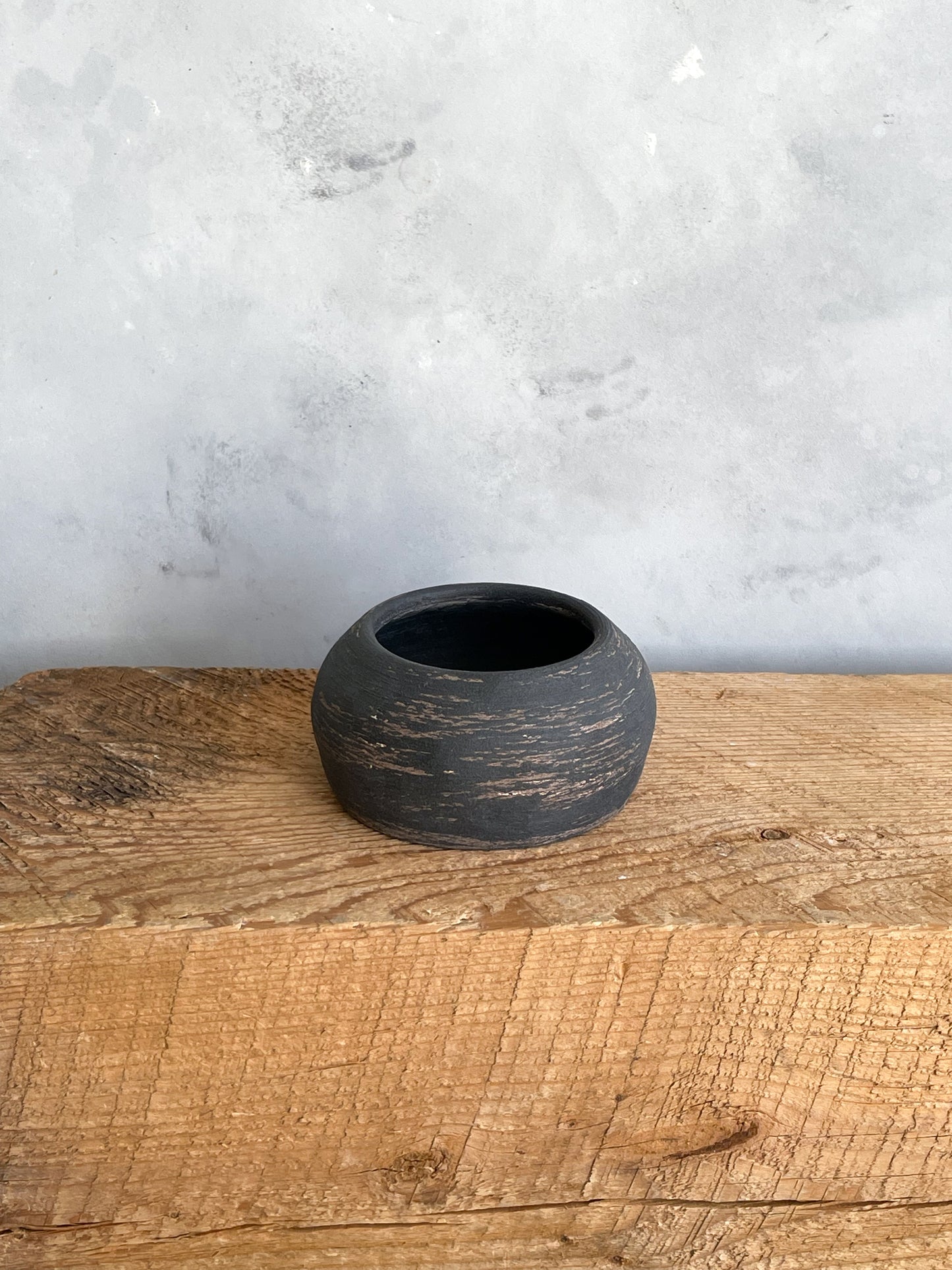 midnight| aged black textured decorative dish