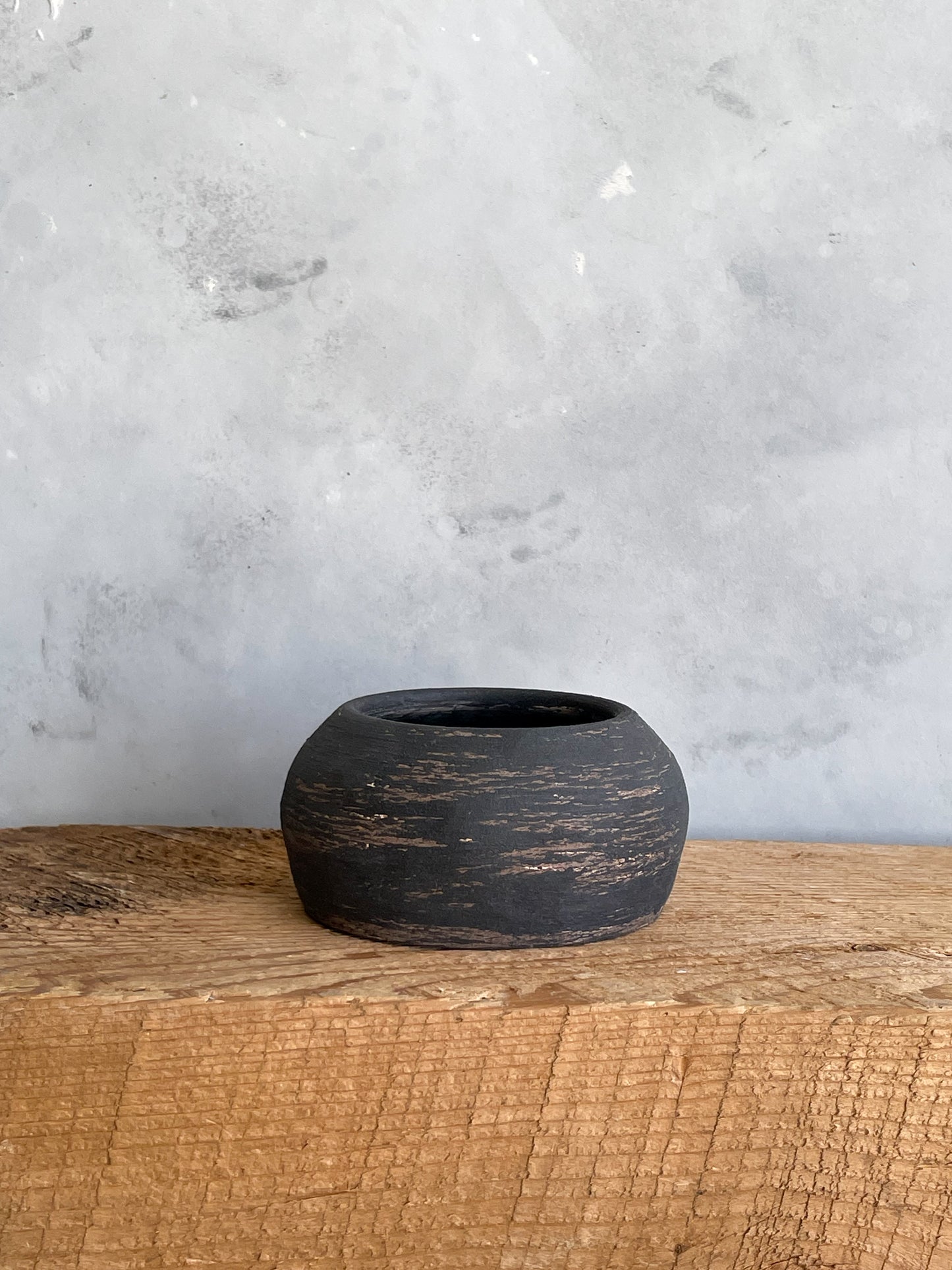 midnight| aged black textured decorative dish