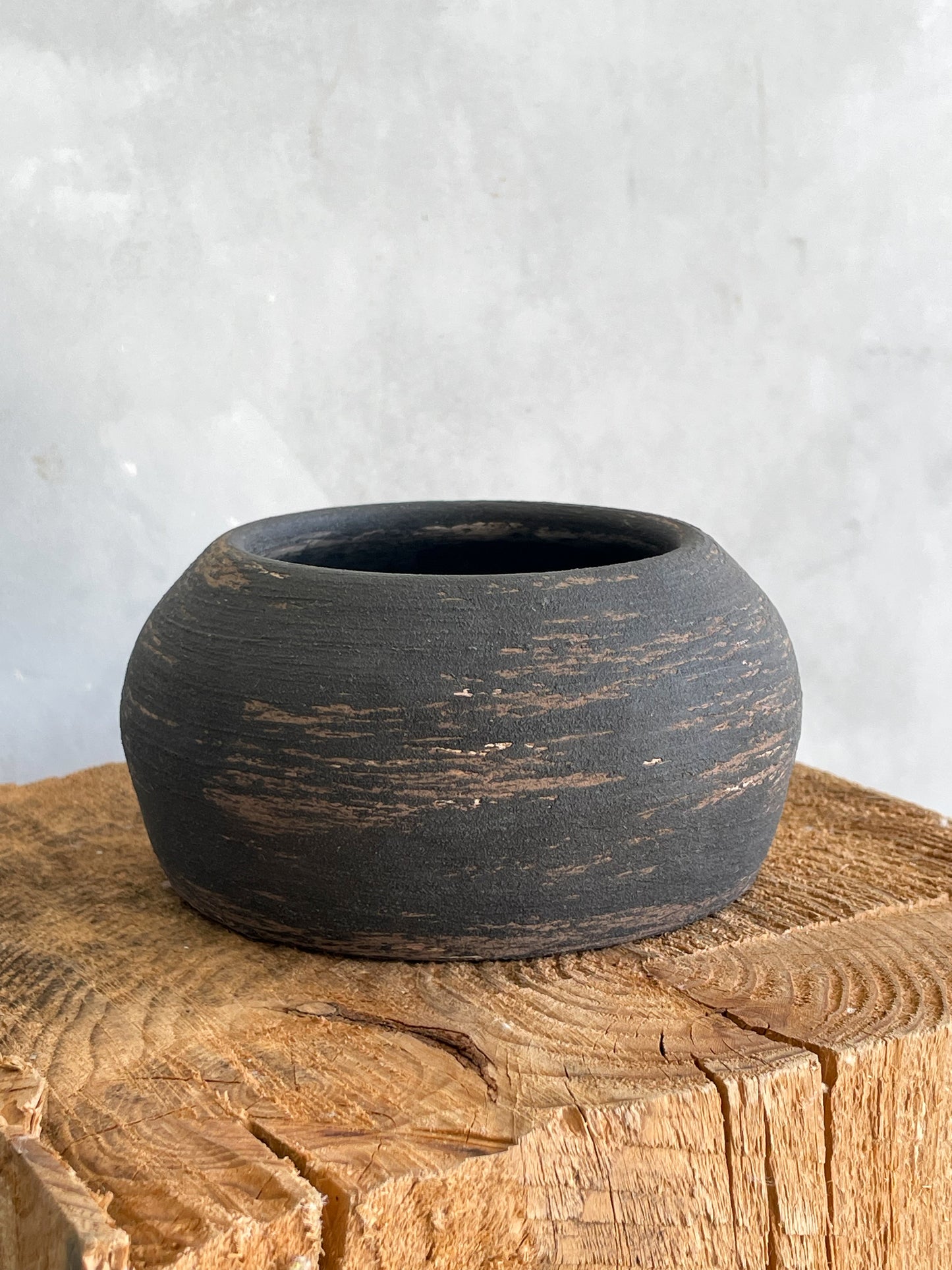 midnight| aged black textured decorative dish