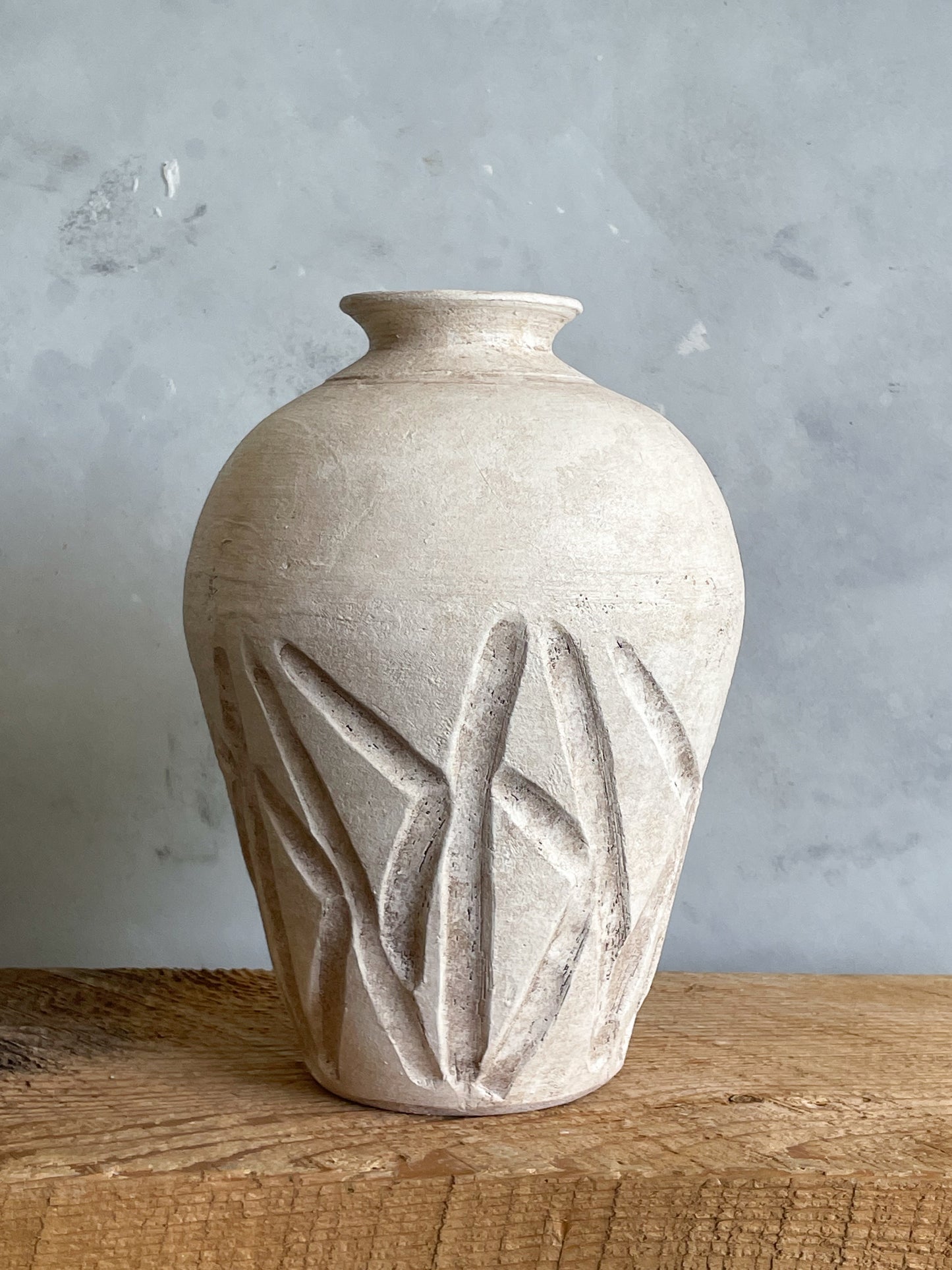 milos| rustic white textured vase 33