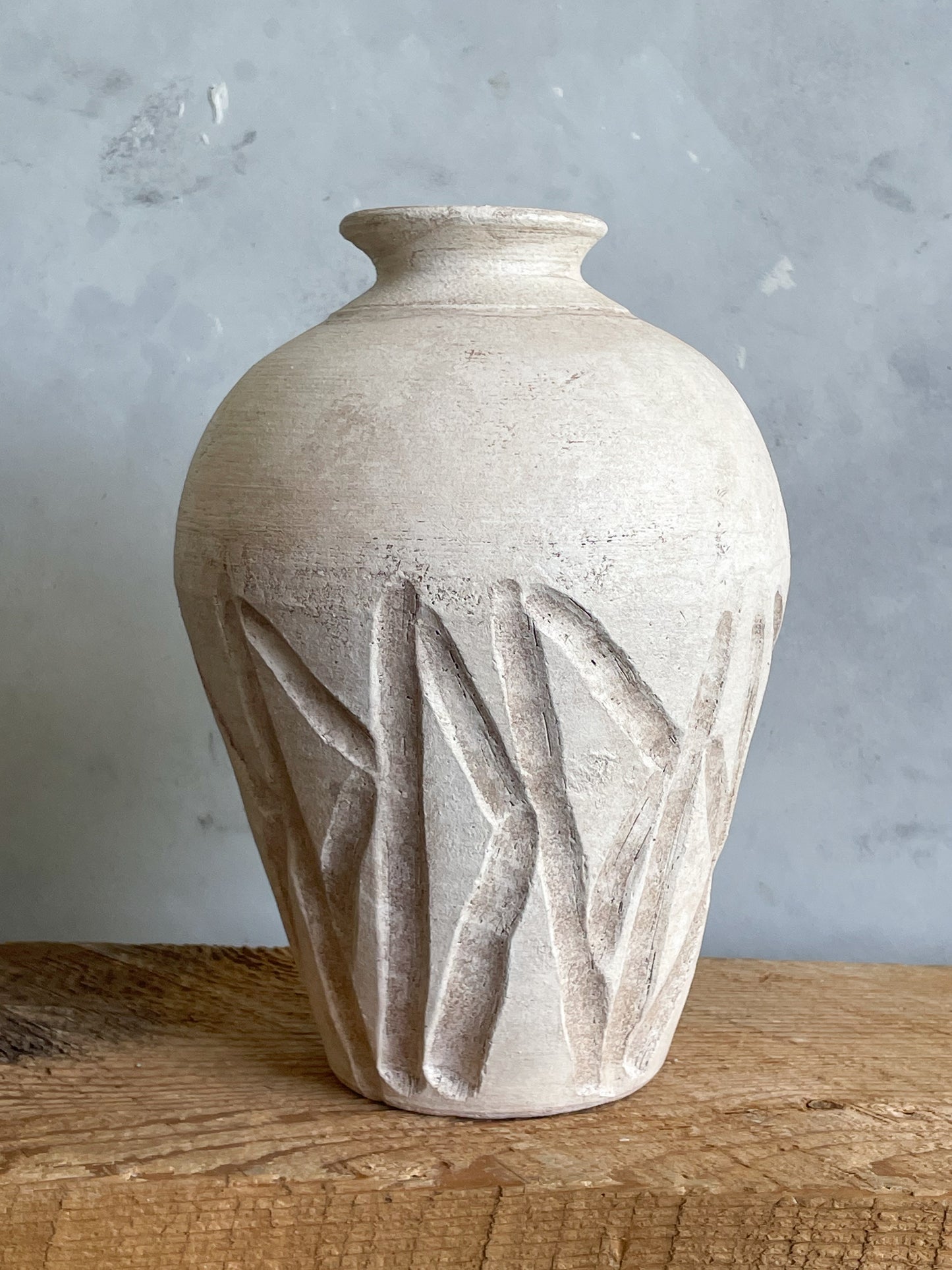 milos| rustic white textured vase 33