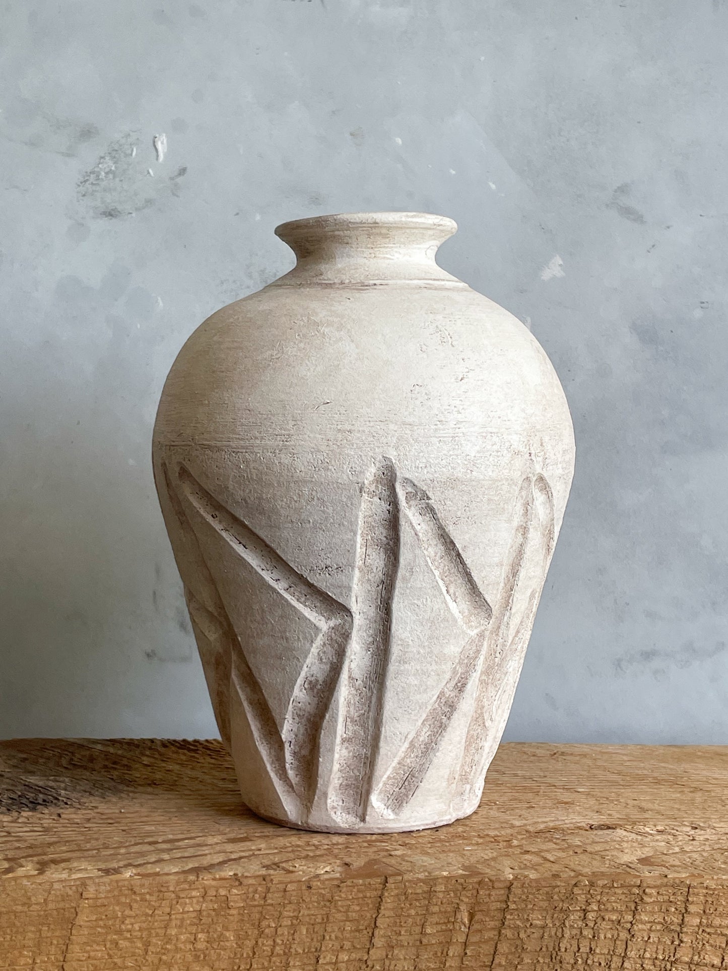 milos| rustic white textured vase 33