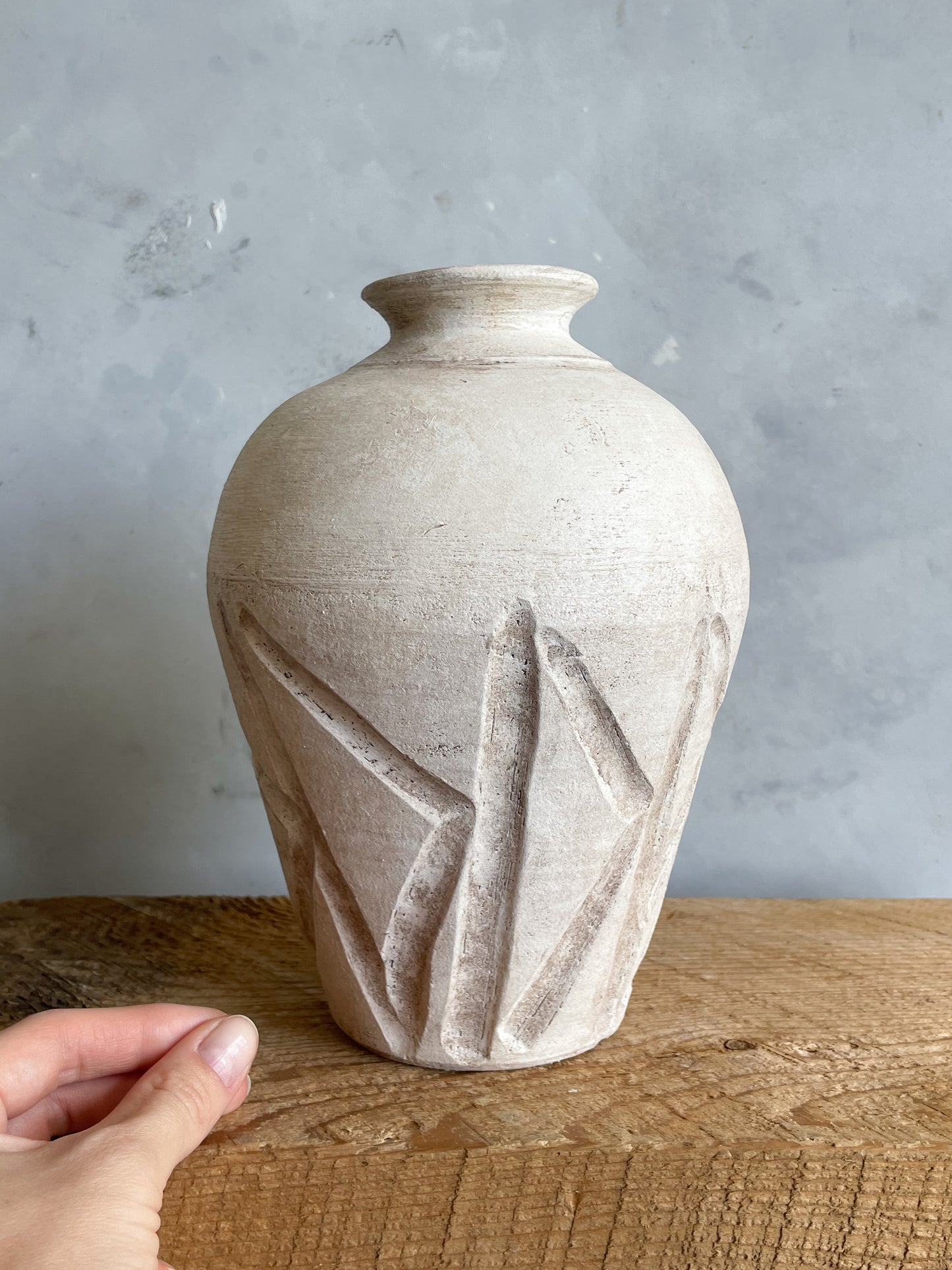 milos| rustic white textured vase 33