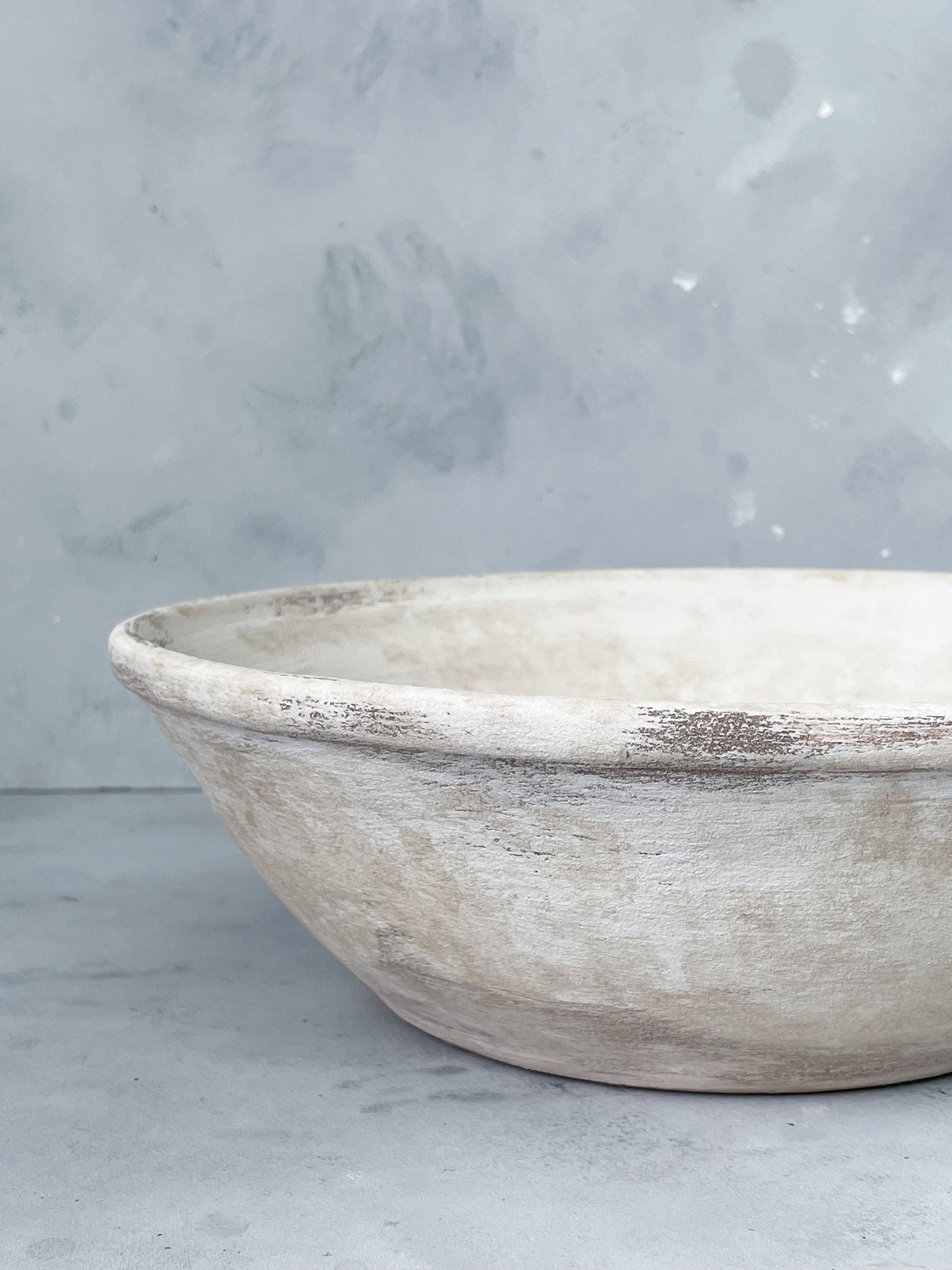 milos| aged white textured decorative large bowl 02